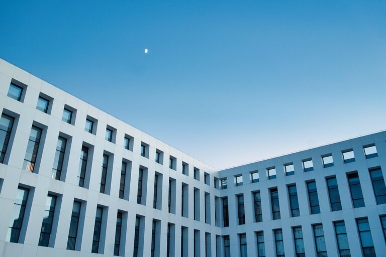 Artikel ini akan mengulas prestasi dan reputasi yang telah diraih oleh Universitas Diponegoro (UNDIP) di tingkat nasional maupun internasional, serta upaya yang dilakukan oleh universitas untuk terus meningkatkan kualitas pendidikan dan penelitian.