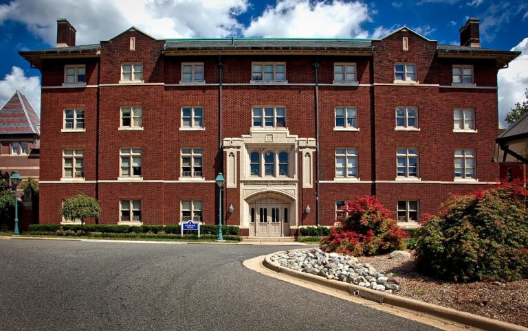 Peran Universitas Ciputra Makassar dalam Pengembangan Sumber Daya Manusia Unggul