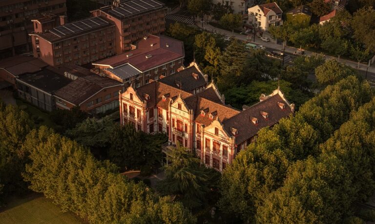 Meniti Karir dan Membangun Koneksi di Universitas Pakuan Bogor – Artikel ini membahas tentang peluang karir dan networking yang dapat diakses oleh mahasiswa Universitas Pakuan Bogor selama studi mereka di kampus.