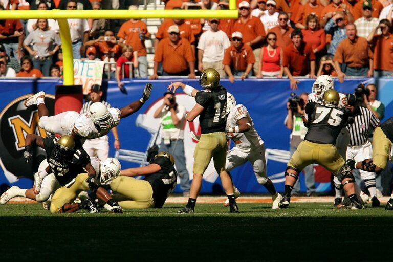 Urutan akreditasi universitas di Indonesia dapat dilihat dari status akreditasi institusi dan program studi yang dimiliki oleh perguruan tinggi tersebut. Universitas yang memiliki status akreditasi institusi dan program studi yang baik akan mendapatkan peringkat yang lebih tinggi. Hal ini juga dapat menjadi pertimbangan bagi calon mahasiswa dalam memilih universitas yang tepat untuk melanjutkan pendidikan.